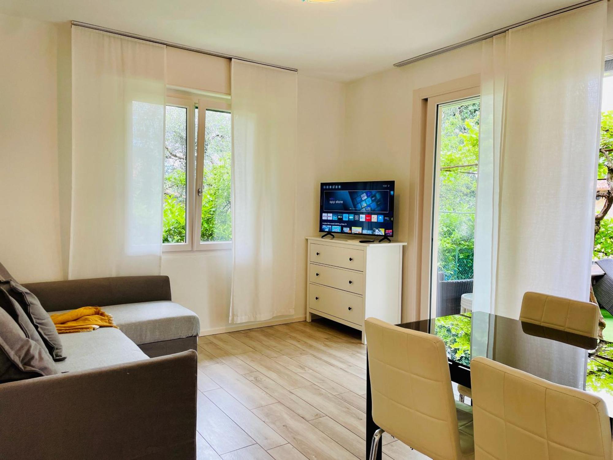 Casa Mario & Laura Ferienwohnungen Free Wi-Fi Parking Малчезине Екстериор снимка