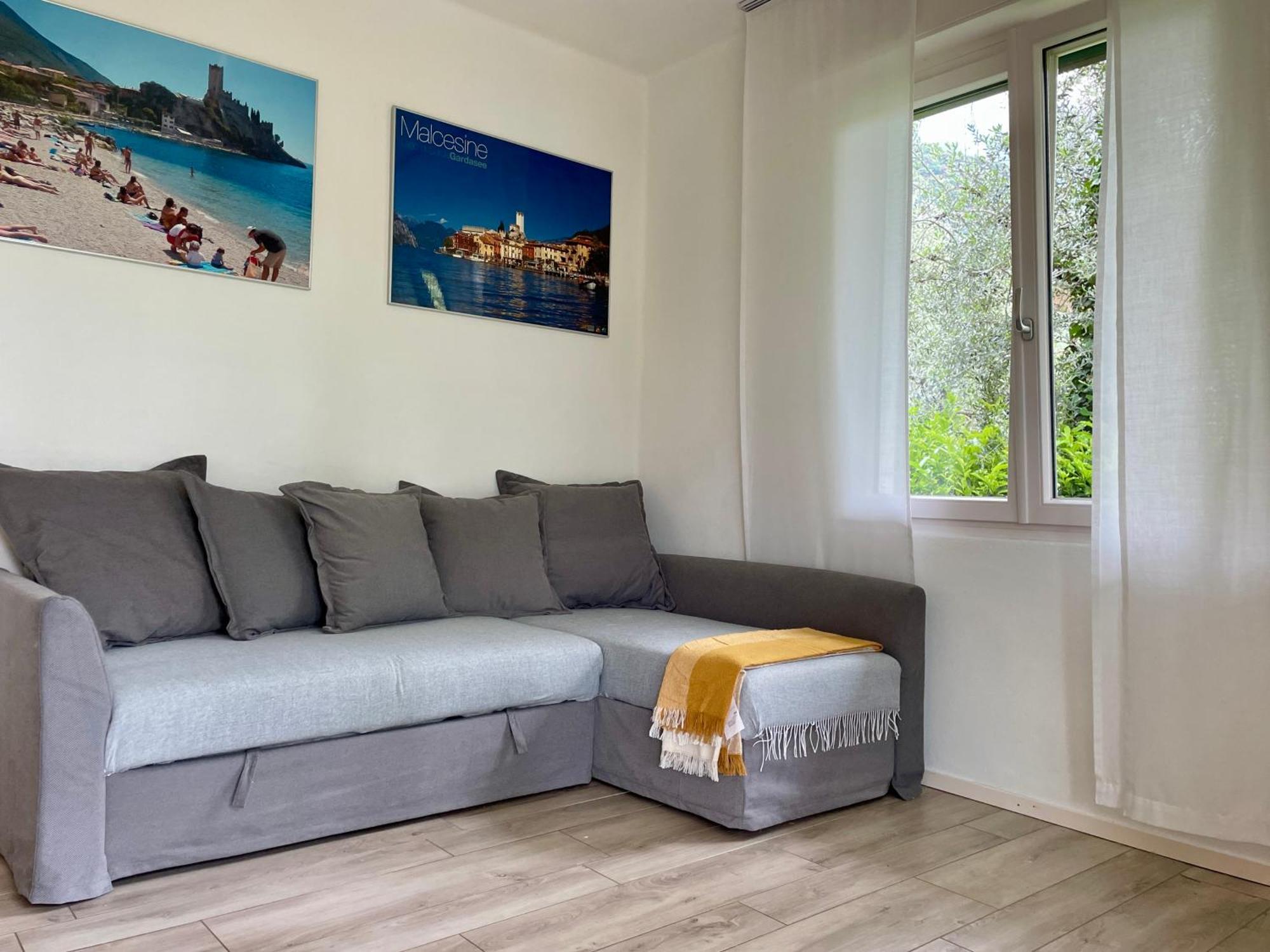 Casa Mario & Laura Ferienwohnungen Free Wi-Fi Parking Малчезине Екстериор снимка
