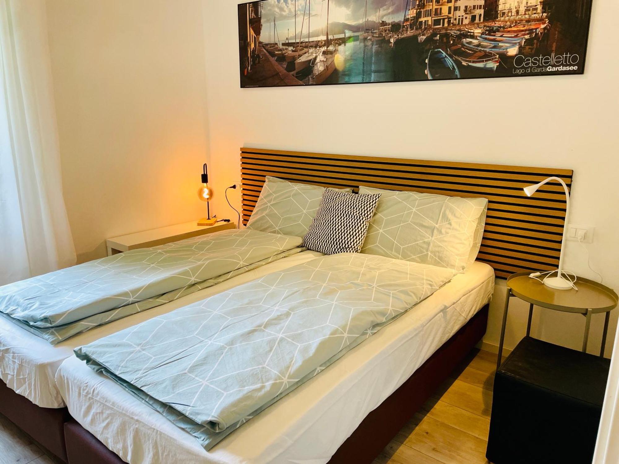 Casa Mario & Laura Ferienwohnungen Free Wi-Fi Parking Малчезине Екстериор снимка