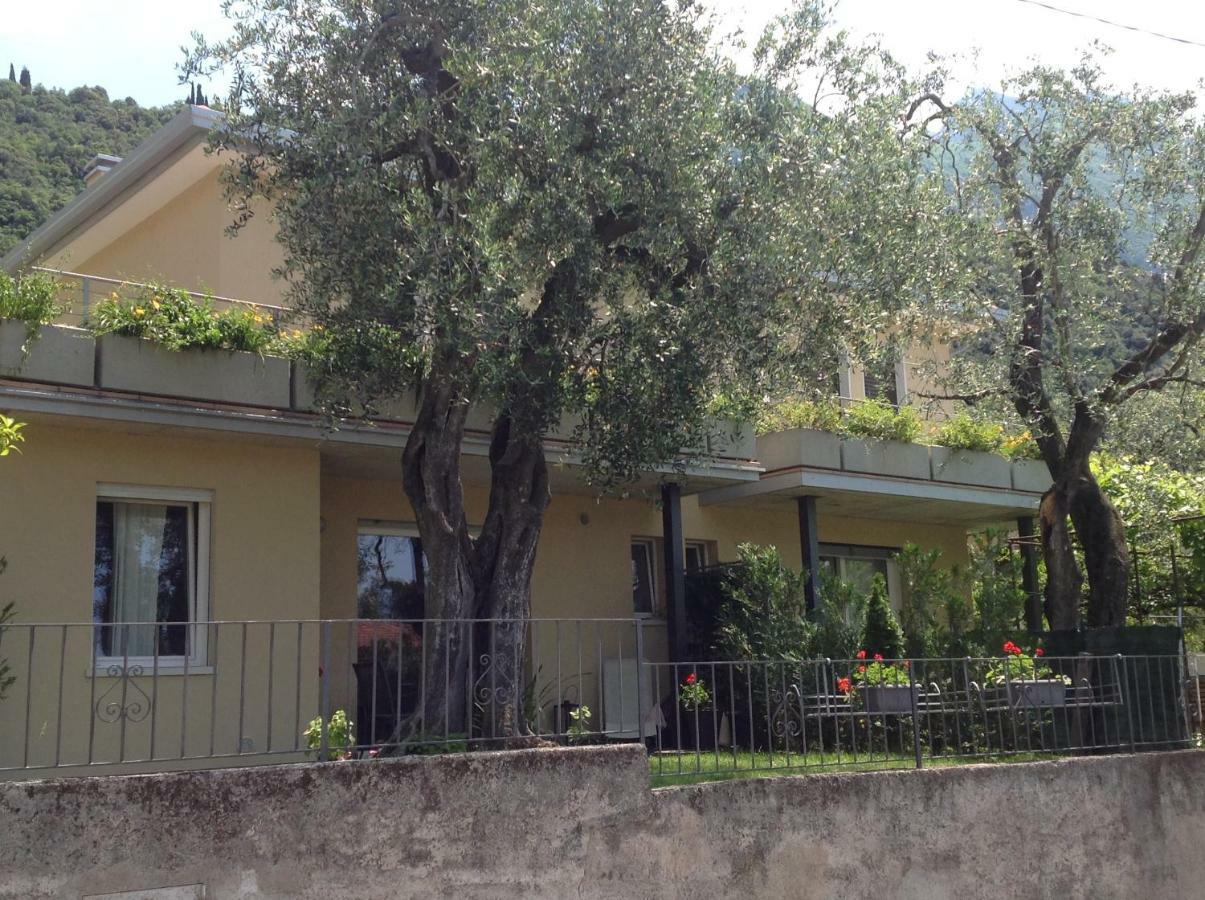 Casa Mario & Laura Ferienwohnungen Free Wi-Fi Parking Малчезине Екстериор снимка